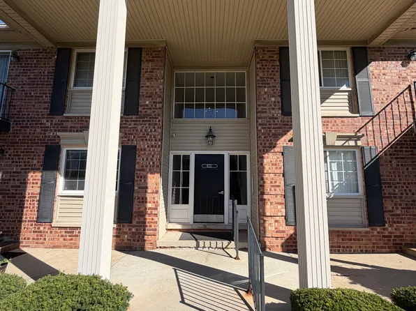 6121 Orchard Lake Rd APT 201, West Bloomfield, MI 48322