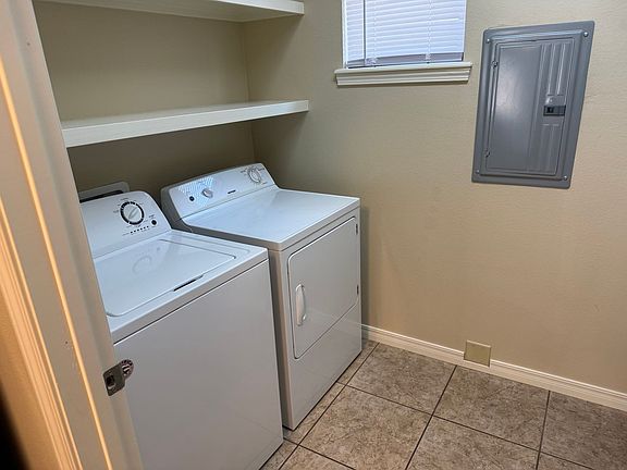 3rd image of 615 W 14th St Suite A