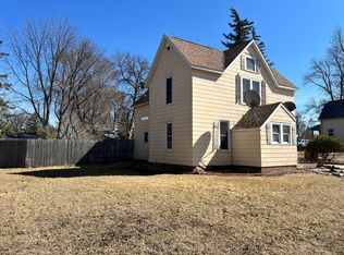 551 3rd St, Dawson, MN 56232