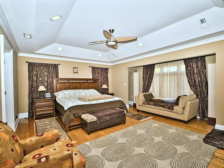 5044 Coyle Ave — Photo 32