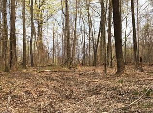 9075 Knotty Pine Ln, Chardon, OH 44024