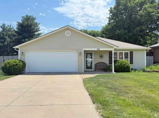 3851 Fox Ridge Dr, Manhattan, KS 66502