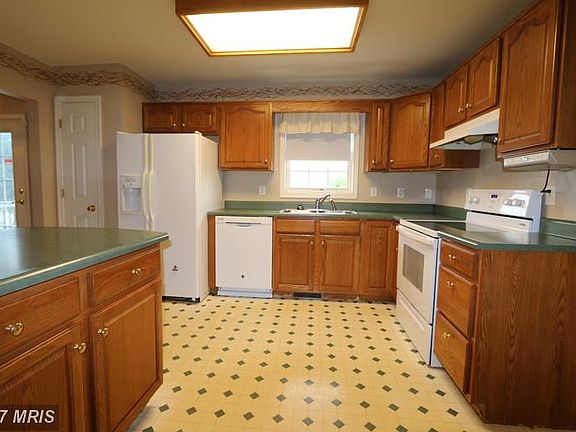 3rd image of 19642 Marigold Dr
