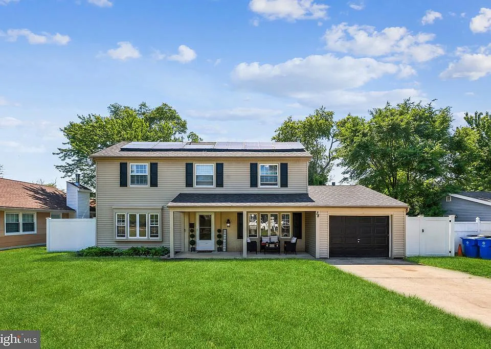 38 Mandolin Ln