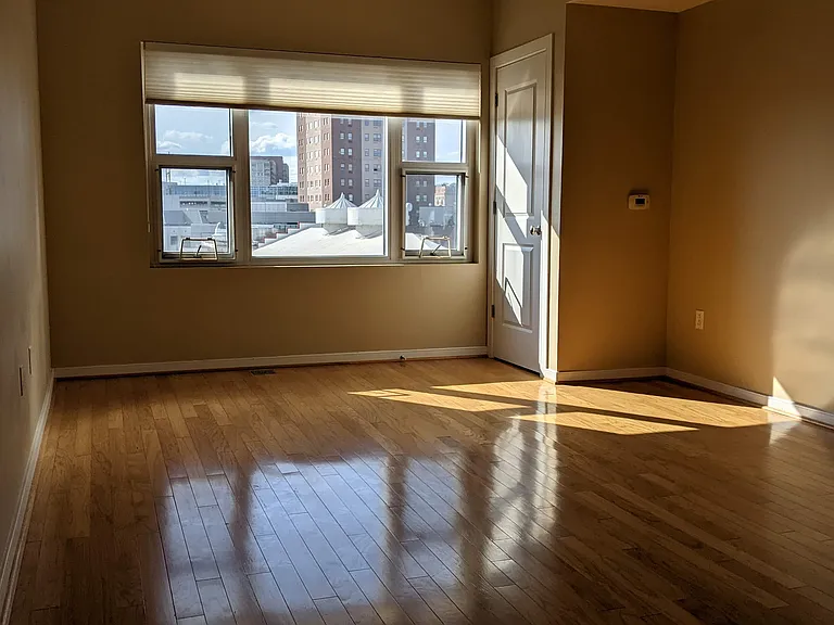 20 Livingston Ave #1 — Photo 2