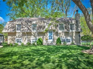 14744 S Wyandotte Dr, Olathe, KS 66062