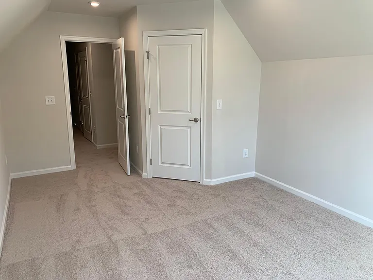 402 Smallwood Dr — Photo 10