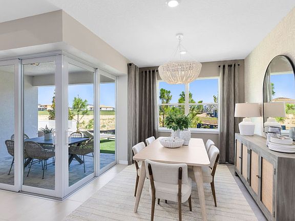 Light-Filled Dining Space