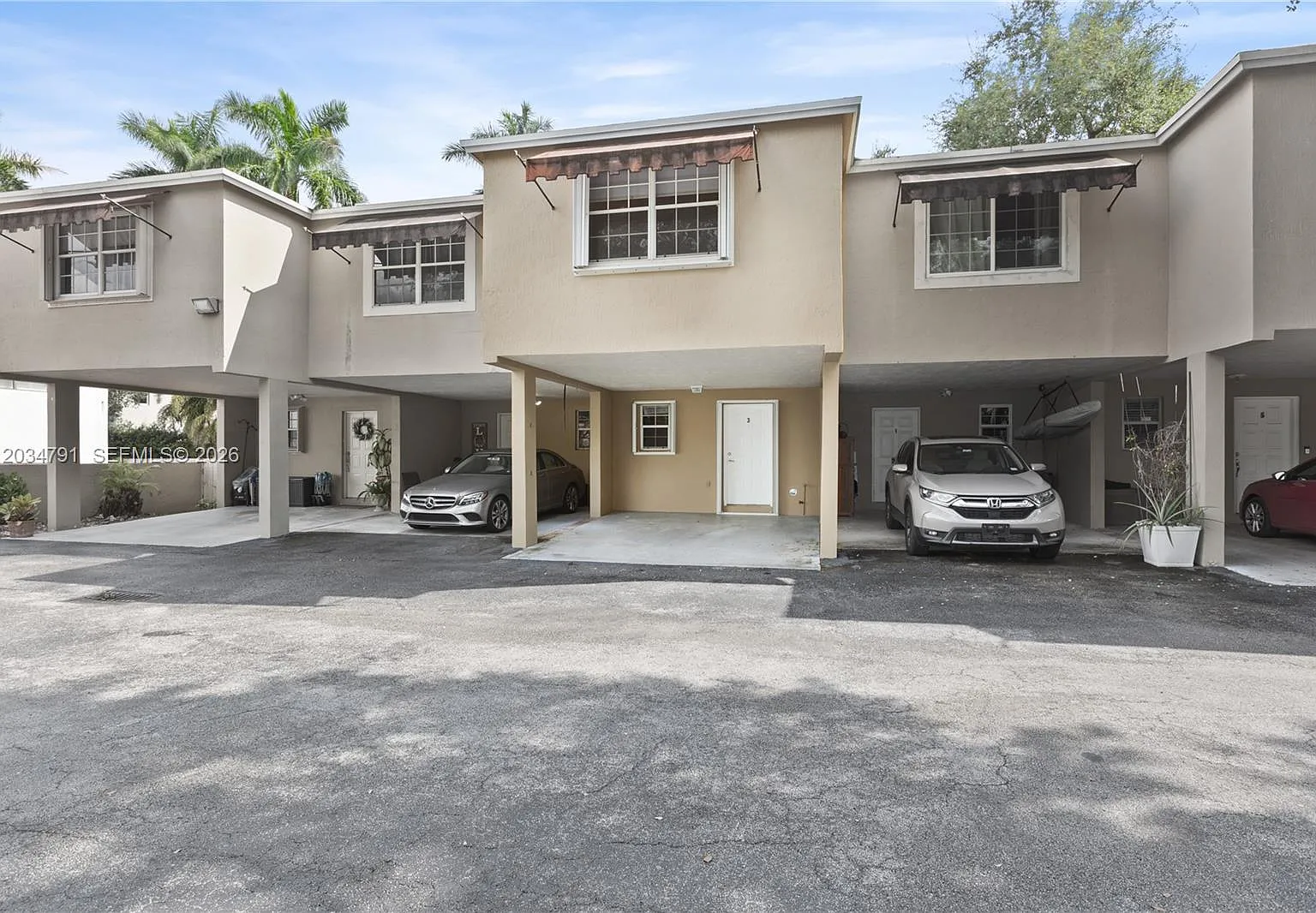 The Oaks Condo — Photo 3