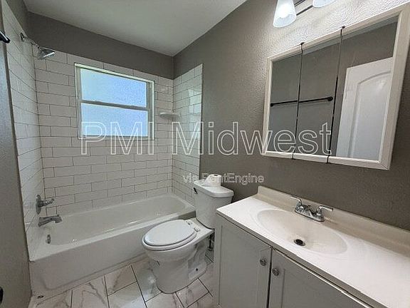 4th image of 2419 N Bolton Ave