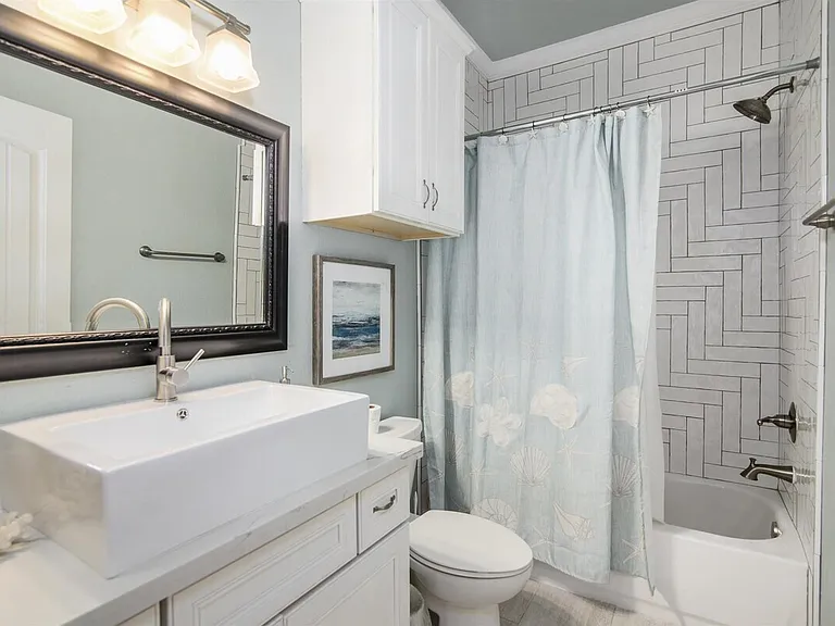 986 Bahama Dr — Photo 12