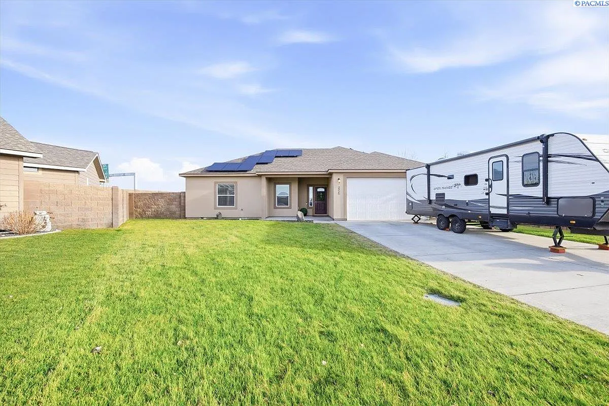 2325 Famville Ct photo 1