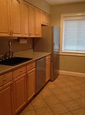 4th image of 49 Highwood Dr