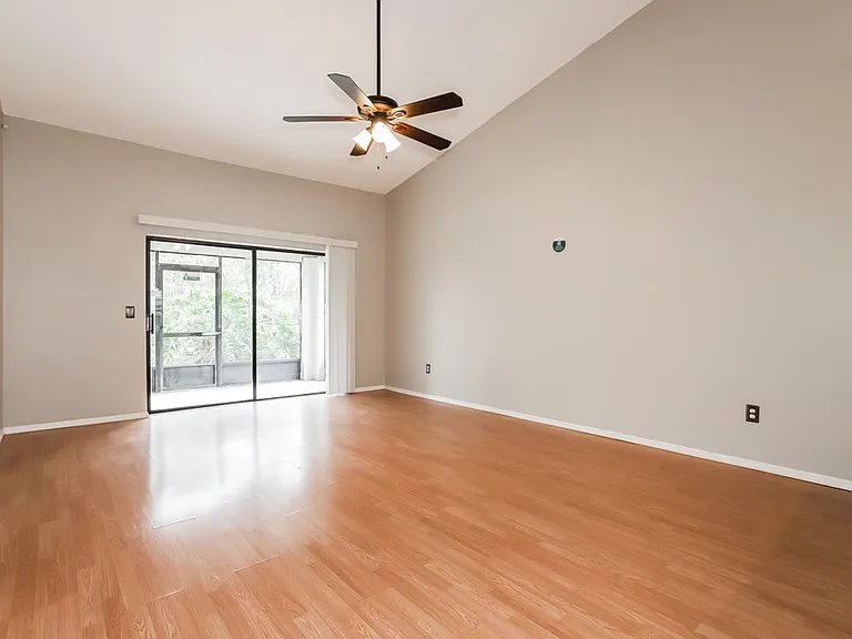 1604 Sanderling Ct — Photo 3