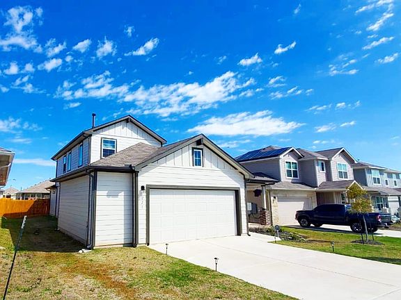 3rd image of 223 Lavaca River Ln
