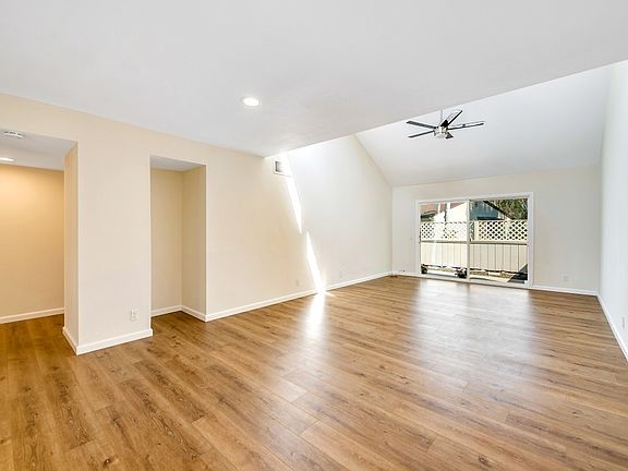 5th image of 10279 Caminito Covewood