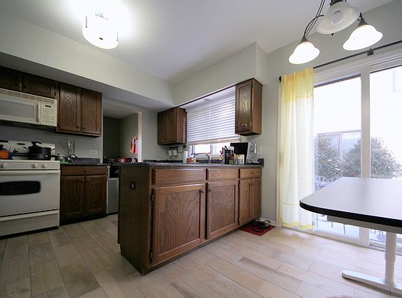5th image of 1413 James Ct