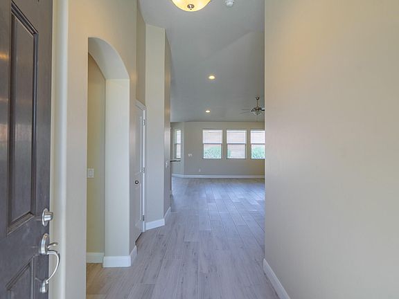 5th image of 347 E Munich Dr
