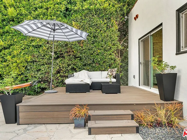 653 W Knoll Dr — Photo 20