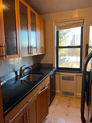 Rented by Alex Tembelis, LREB | media 18