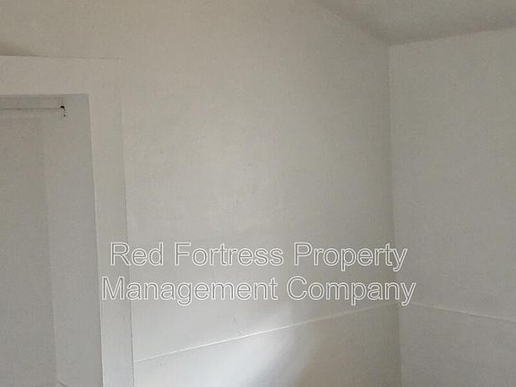 4th image of 255 Hubbard Ave #B