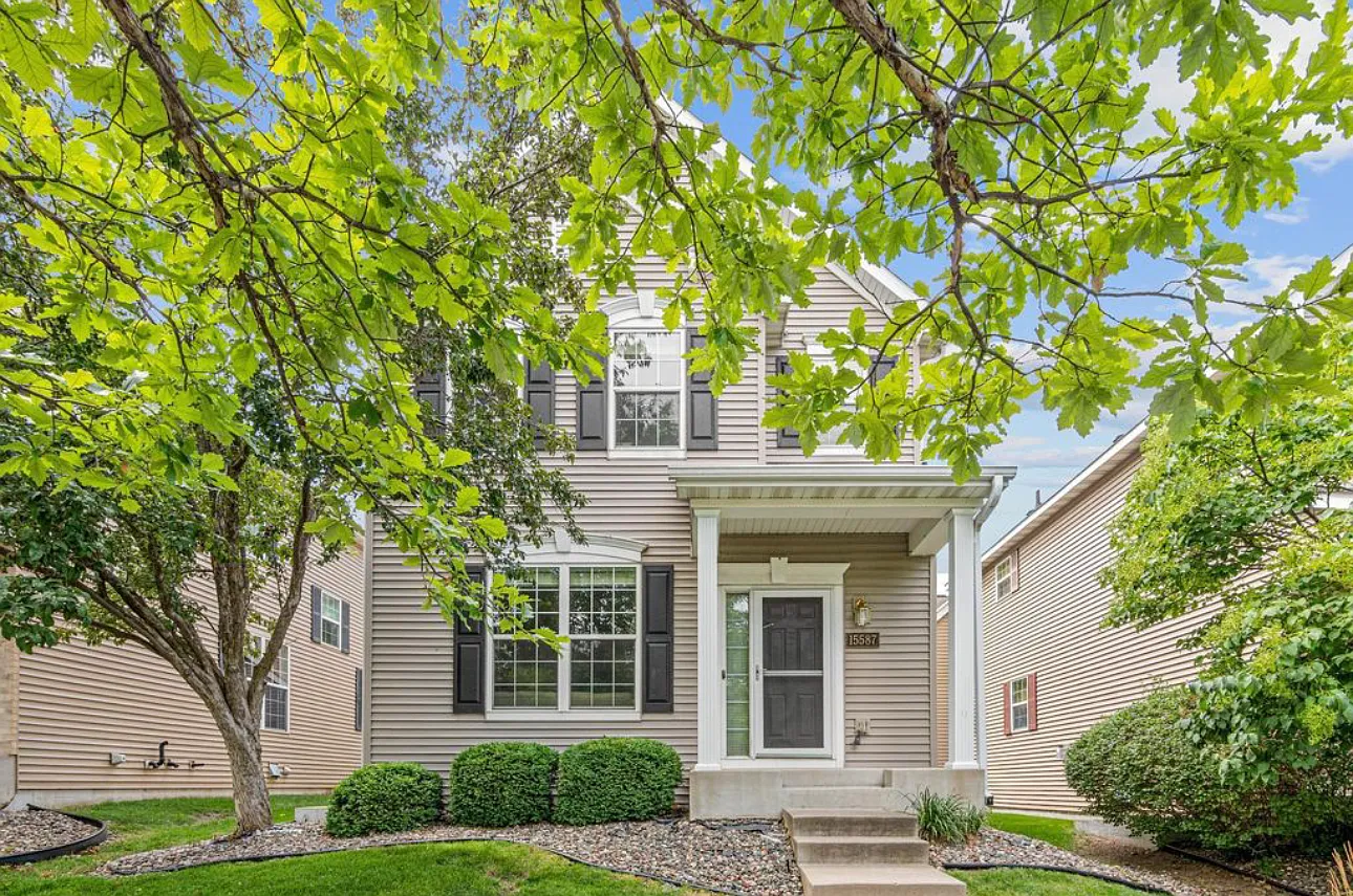 4 bed, 3.5 bath, 2610 sqft, $2,949 — Photo 1