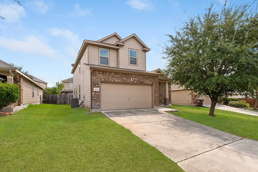 Spacious 4-Bed Home with Private Patio and Trails Nearby 6524 Candlecrest Ct, San Antonio — Photo 2