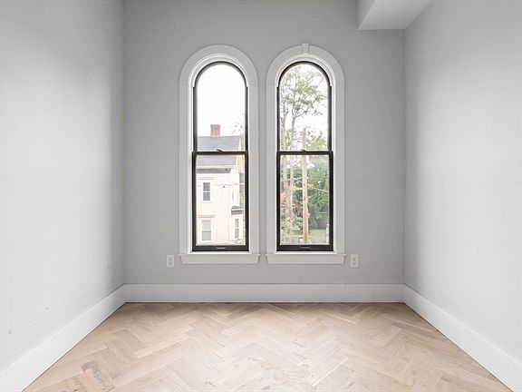 5th image of 93 Moreland St #4