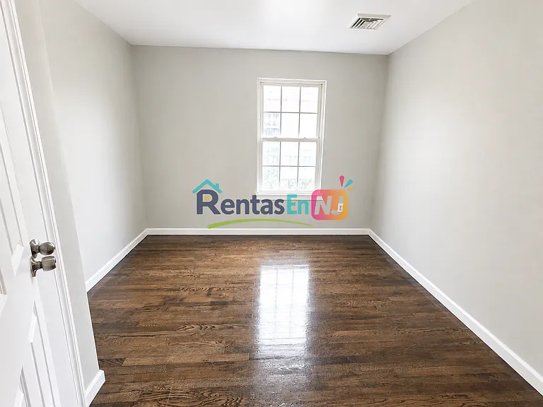 306 S 7th St #2A — Photo 3
