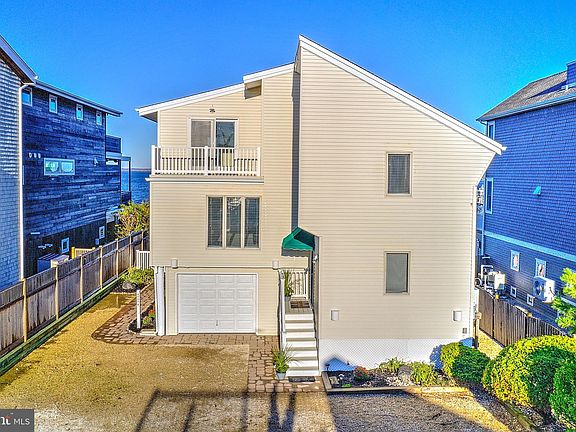 2nd image of 4900B Long Beach Blvd