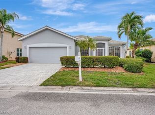 11165 Lakeland Cir, Fort Myers, FL 33913