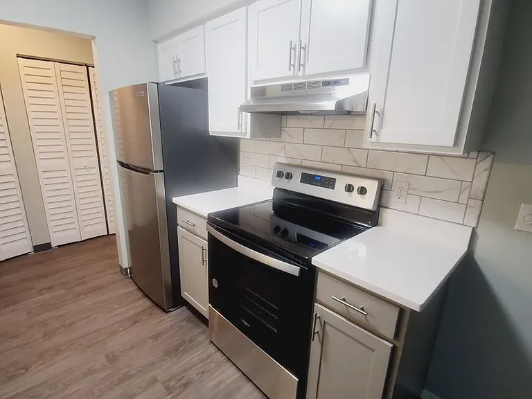 Sugarbush Apartments — Photo 210