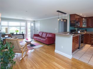 11 Augustus Rd, Waltham, MA 02452