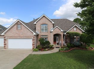 2700 Roanoke Ridge Rd, Bartlesville, OK 74006