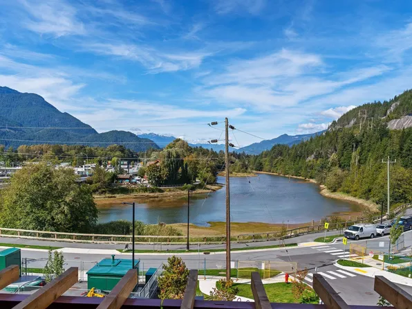 1500 Scott Cres #311, Squamish, BC V8B 1G4