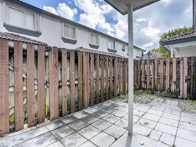 2209 SE 24th Pl #2209 — Photo 31