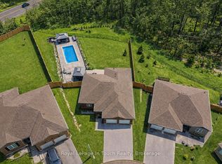 55 Hunter Ave, Tay, ON L0K 2A0