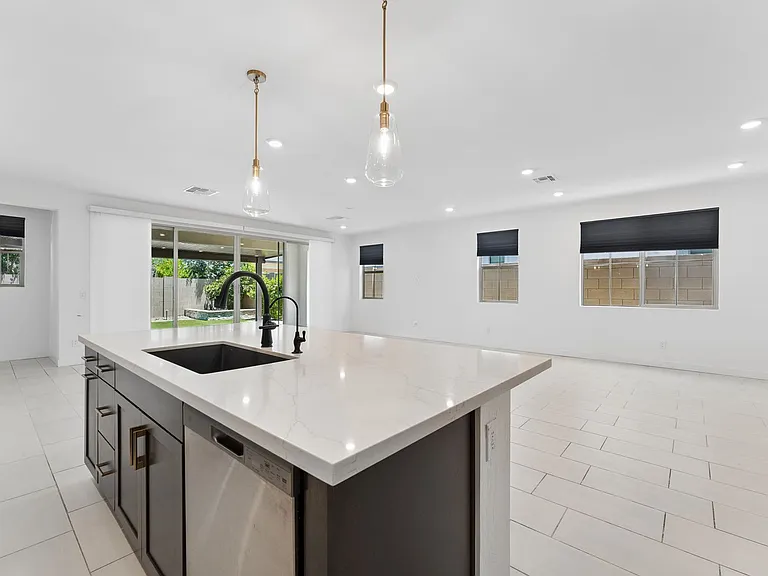 1524 E Carob Ct — Photo 19