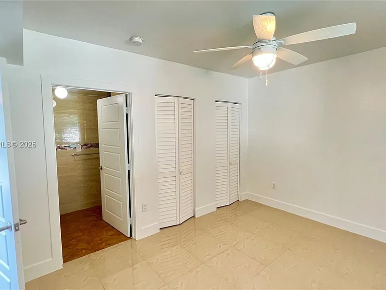 8227 Crespi Blvd #4 — Photo 6