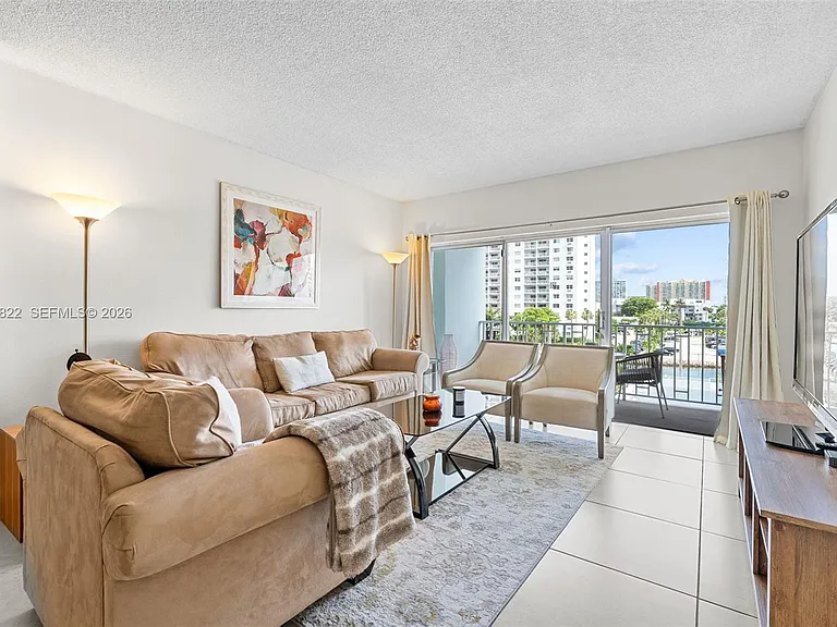 500 Bayview Dr #325 — Photo 37