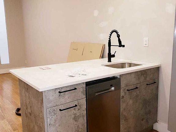 4th image of 249 Montrose Ave #1F