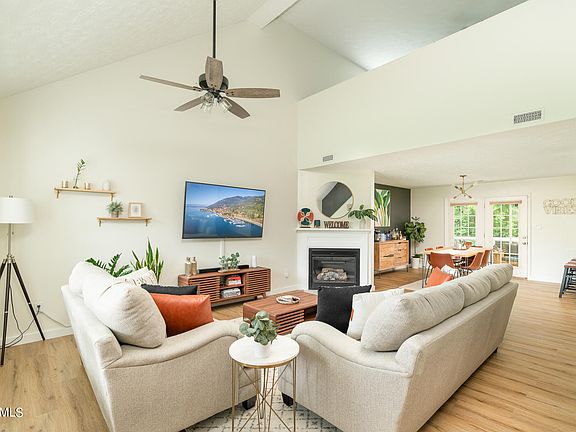 3rd image of 6024 Glenmay Dr