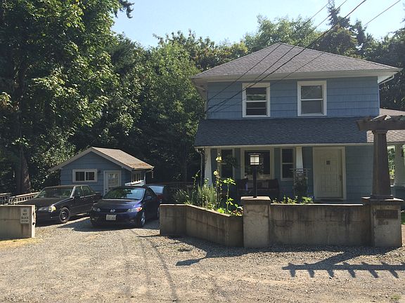 2nd image of 2119 N Oakes St