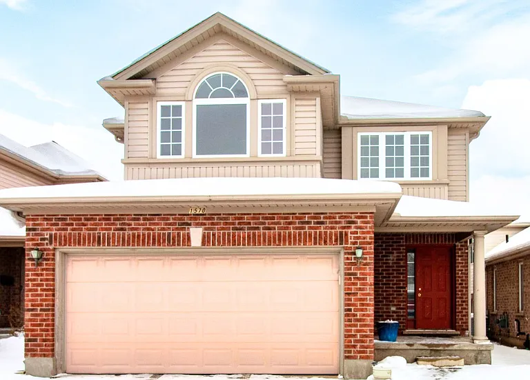 1570 Beaverbrook Ave — Photo 2