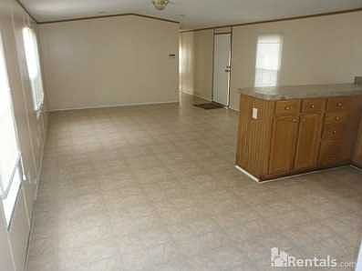 5th image of 1005 Regas Dr S