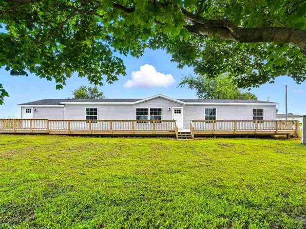 922 Fillmore St, Millersburg, IA 52308