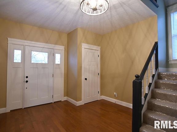 2nd image of 813 Kirkwood Blvd