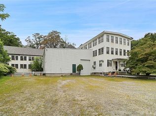 33 Liberty St, Chester, CT 06412