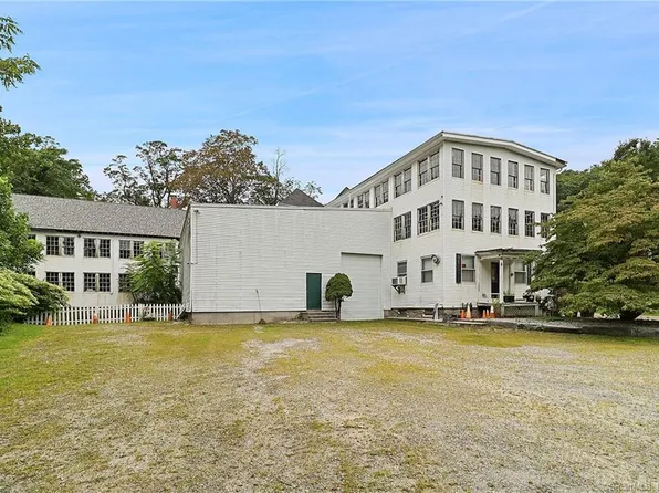 33 Liberty Street, Chester, CT 06412