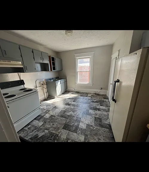 2125 Orange Ave NW — Photo 2